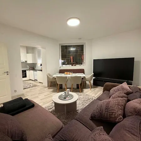 Huge 5 Bed, In Center Appartement *