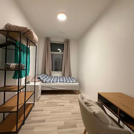 Huge 5 Bed, In Center Appartement
